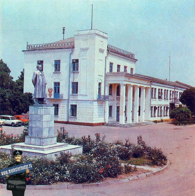 1988 год | Источник: фото В. П. Профатилова из буклета к 90-летию комбината / Myekaterinodar.ru