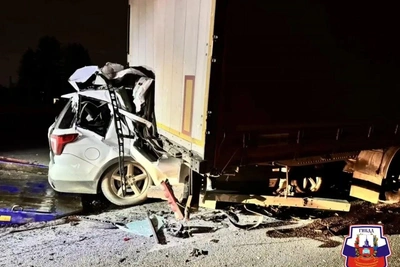 Водитель кроссовера погиб после столкновения с фурой