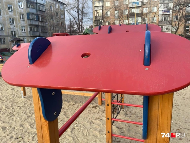 Стоит ли теперь залезать на эту конструкцию&nbsp;— вопрос открытый | Источник: Михаил Шилкин