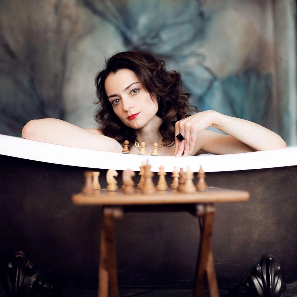 С годами Александра совсем не изменилась | Источник: chessqueen / Instagram (экстремистская организация, деятельность запрещена на территории РФ)