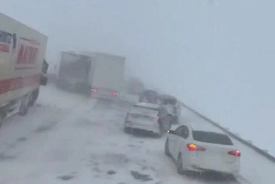 Три аварии остановили движение на М-4 у Медвенки