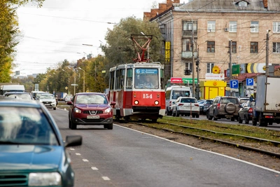 В Барнауле запретят езду по трамвайным путям на Челюскинцев