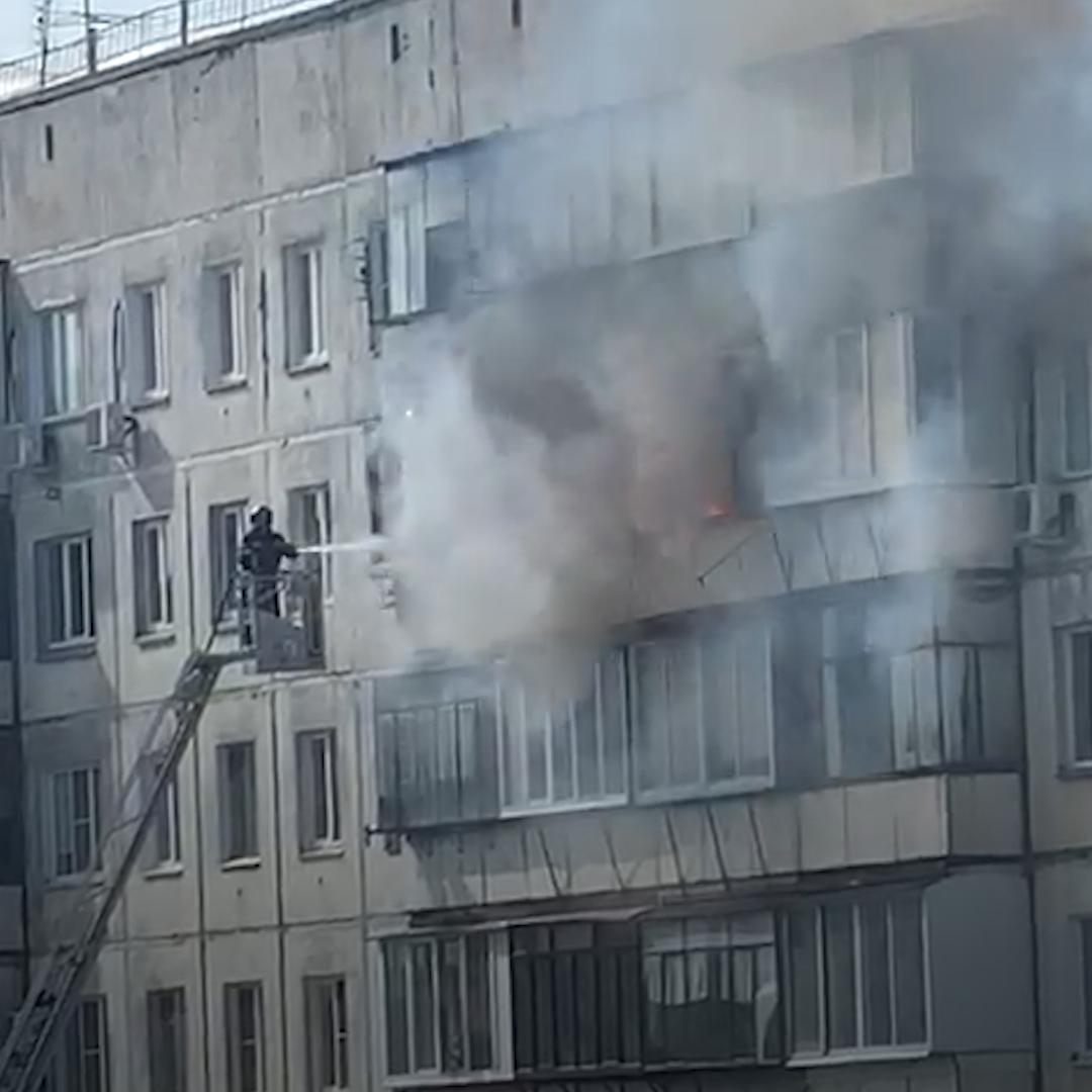 В Челябинске загорелась квартира в многоэтажке на проспекте Победы, 12 мая  2020 г - 12 мая 2020 - 74.ру