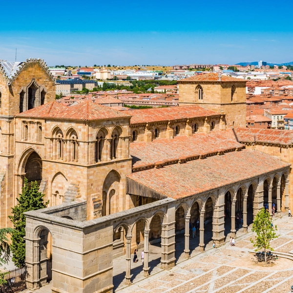 Церковь Сан-Висенте в Авиле была построена в начале XII века | Источник: Shutterstock/Fotodom.ru