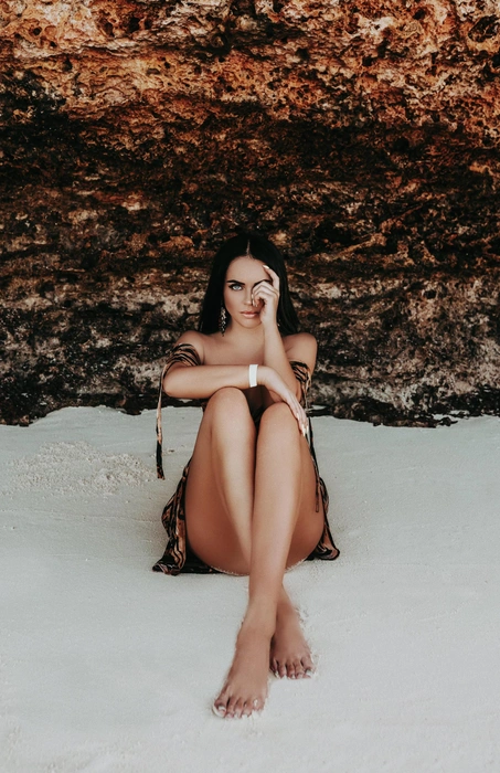 Девушка умеет быть соблазнительной | Источник: Miss MAXIM — 2021