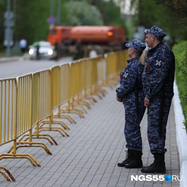 Кто-то наблюдал за происходящим со стороны | Источник: Евгений Софийчук / NGS55.RU
