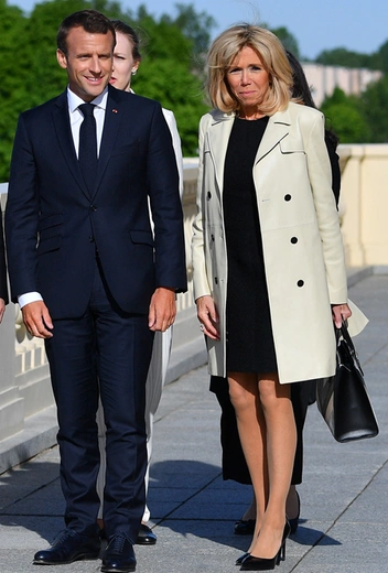 Эммануэль и Брижит Макрон в Санкт-Петербурге, 24 мая | marieclaire.ru