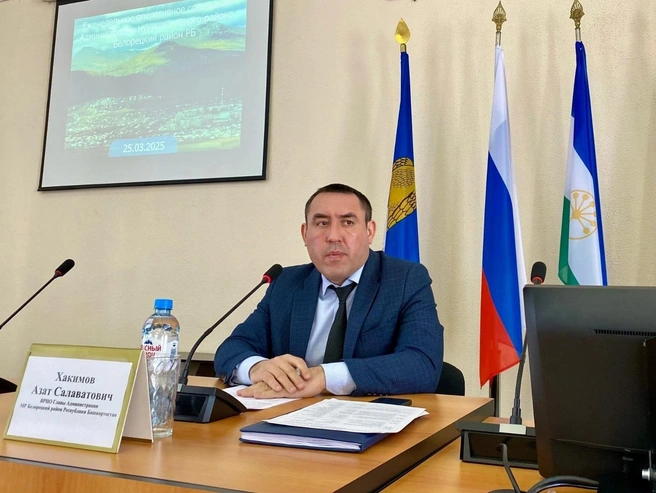 Чиновнику 41 год | Источник: Азат Хакимов / Vk.com