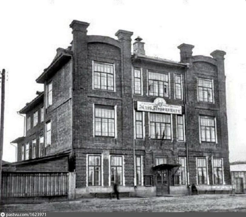 Епархиальный дом, фото 1910–1928 годов | Источник: Pastvu.com
