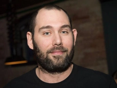 Слепаков сбежал в Израиль не один — уехал с любимой женщиной