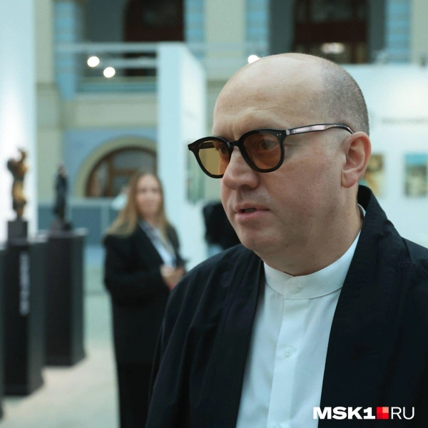 Актер пришел посетить выставку в день открытия | Источник: Дмитрий Толстошеев / MSK1.RU