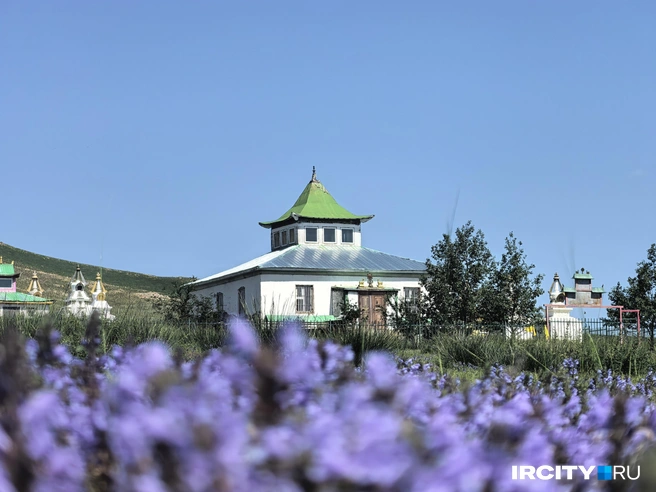 Дацан посреди степи | Источник: Алена Кашпарова / IRCITY.RU