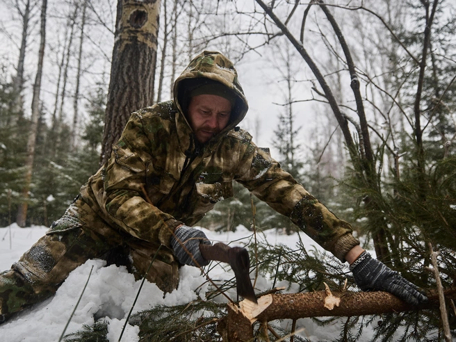 В министерстве природных ресурсов отмечают, что в последнее время предпочтения жителей сместились в сторону искусственных ёлок. Они более долговечны и не создают проблем с утилизацией. | Источник: Александр Ощепков / NGS.RU