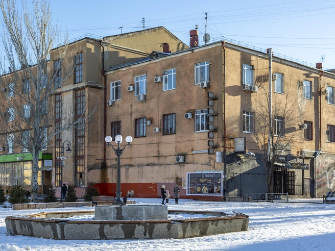 Фонтан, который не функционировал с 2012 года, ремонтировали в 2024 году | Источник: Константин Завриков / V1.RU