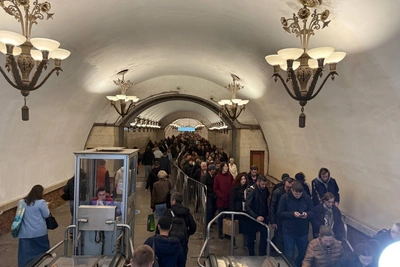 Полиция в московском метро проверяет паспорта у молодежи