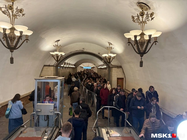 Полиция устраивает рейды по молодежи в московском метро — зачем | Источник: Иветта Авраамова / MSK1.RU
