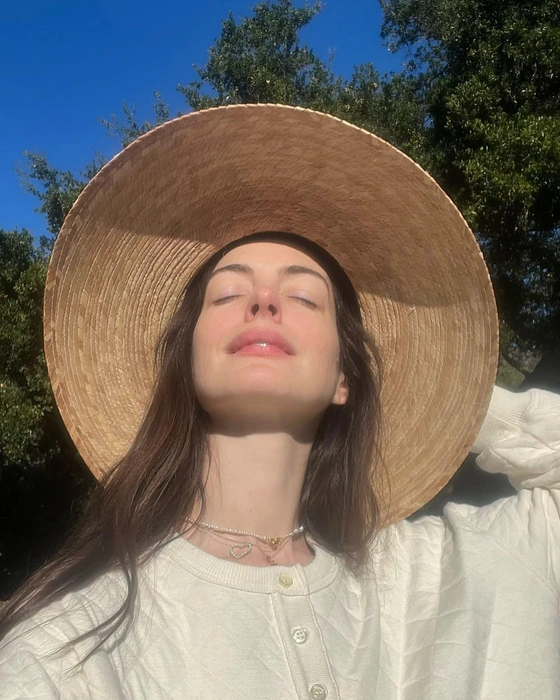 Источник: annhethaway / Instagram.com (экстремистская организация, деятельность запрещена на территории РФ)