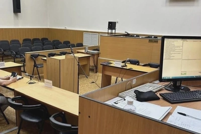 В Биробиджанском районе руководитель оштрафован за приём на работу экс-служащего