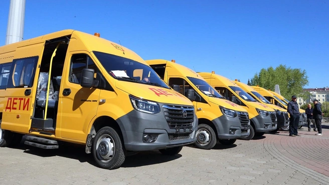 За последние годы регион получил уже 220 новых школьных автобусов | Источник: пресс-служба областной администрации
