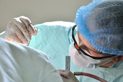 Иркутские хирурги удалили редкую грыжу у ребенка