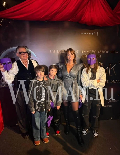 Полина и Дмитрий Дибров с сыновьями