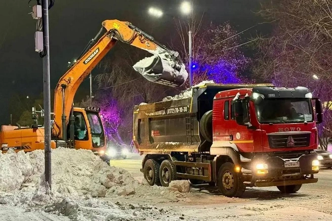 Более 80 машин убирали снег в Череповце ночью | Источник: st.cherinfo.ru