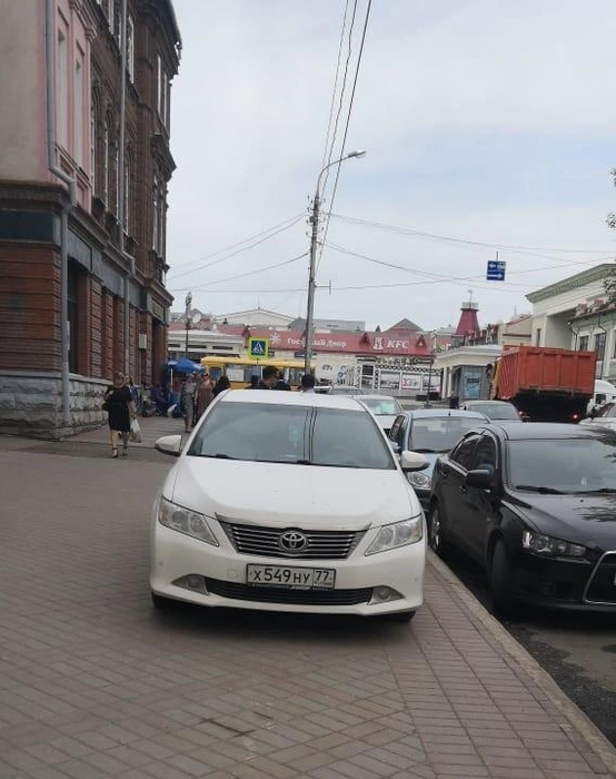 Этот снимок сделан на улице Октябрьской Революции | Источник: читатель UFA1.RU