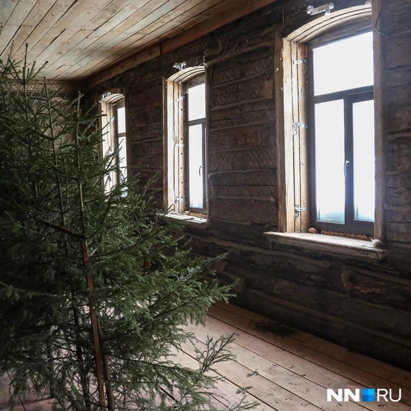 В отреставрированном крыле остался реквизит | Источник: Наталья Бурухина / NN.RU