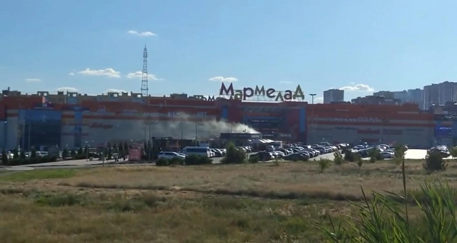 Дым, поднимающийся над павильоном, внимательные горожане приняли за пожар | Источник: читатели V1.RU