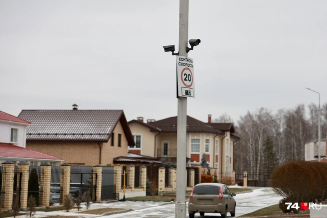 На улицах «Лесного острова» много камер — не только для безопасности на дороге | Источник: Михаил Шилкин