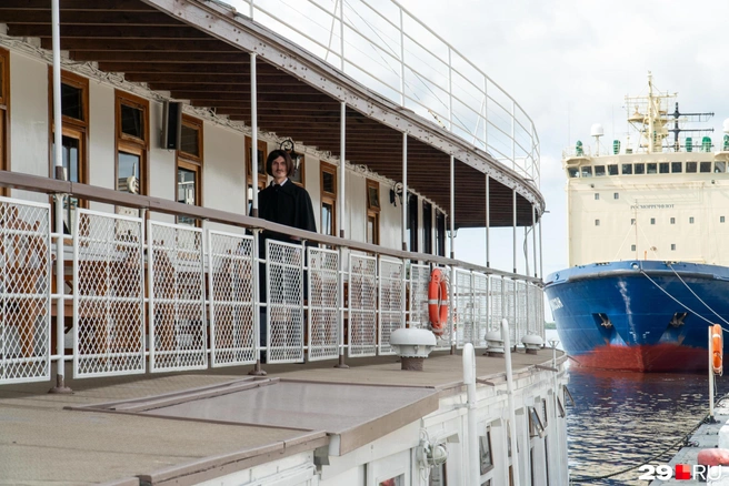 Пароход-колесник «Н. В. Гоголь» зимой не ходит, но летом это одна из местных достопримечательностей | Источник: Кристина Полевая / 29.RU