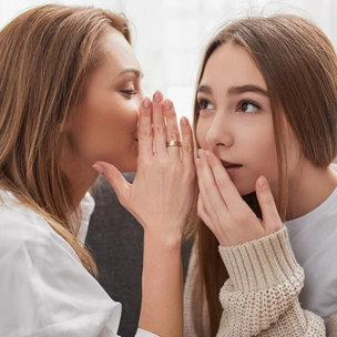 Не доверяйте им: какие знаки Зодиака не умеют хранить секреты?