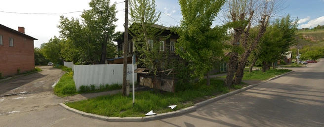Дом спрятан за зеленью и не выделяется | Источник: yandex.ru/maps