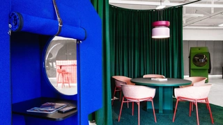 Яркий офис-трансформер в Берлине