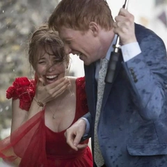 «Сделали из супруга подружку, вот он и ушел»: в Сети спорят, нужно ли дружить со своим мужем