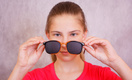 Офтальмолог Хомяков объяснил, как влияют на зрение очки с дырочками