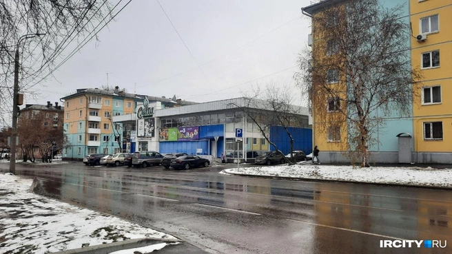Место, где стояла церковь, перекрывает супермаркет | Источник: Виктор Лучкин / «ИрСити»