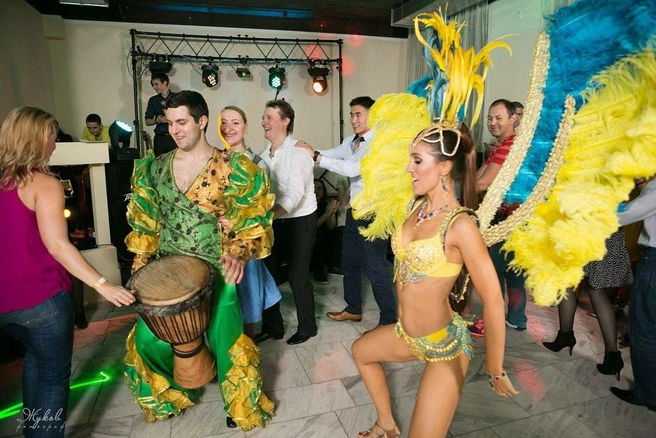 В начале танцевальной карьеры Дмитрий и Юлия подрабатывали на корпоративах | Источник: фото из архива Дмитрия и Юлии Югминас