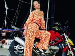 Умерла и воскресла: россиянка чудом выжила после падения с восьмого этажа в Турции