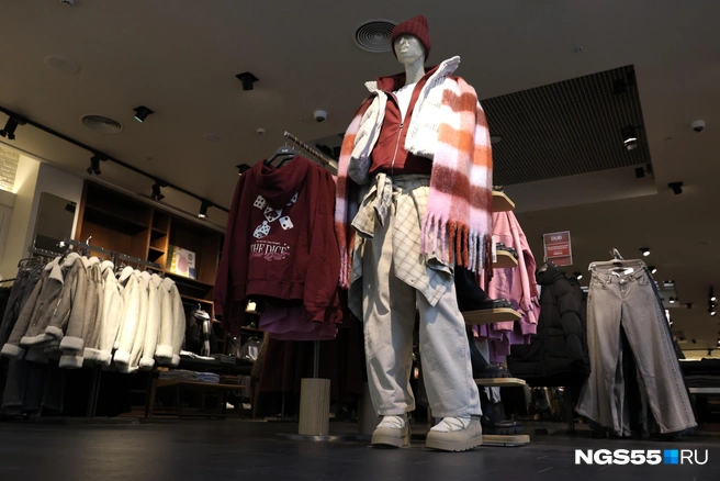 Такие модные луки нам предлагают магазины. А что по ценам? | Источник: Евгений Софийчук / NGS55.RU