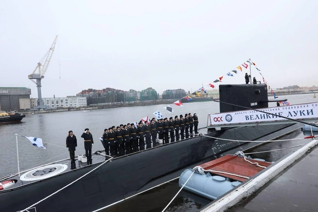 В Петербурге передали флоту новейшую дизель-электрическую подлодку | Источник: Вице-губернатор Петербурга Кирилл Поляков