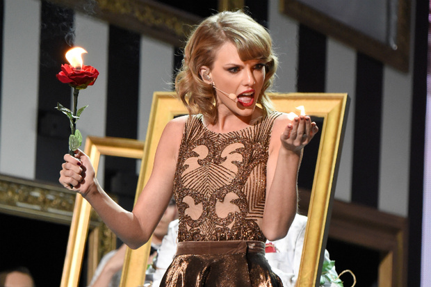Фото №1 - Лучшие моменты церемонии American Music Awards 2014