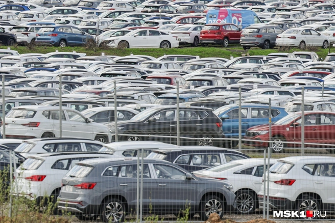 Рост в 600 раз. Почему утильсбор в России стал дороже иномарки | Источник: Дмитрий Толстошеев / MSK1.RU