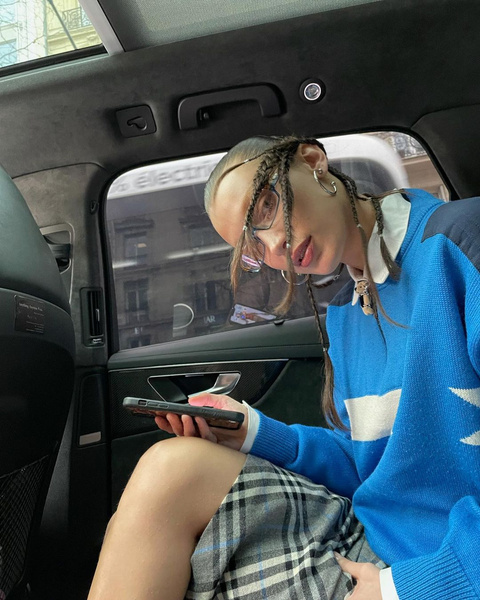 #weirdgirl: Мотоциклетная куртка как у Беллы Хадид — главный тренд осени 2022