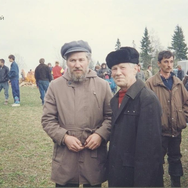 Участники коми-язьвинского праздника «Сарчик приносит весну», 1994 год | Источник: Госархив Пермского края