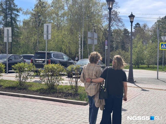 Михаил Коробейников поставил девочку на ноги | Источник: Ангелина Назарчук / NGS55.RU