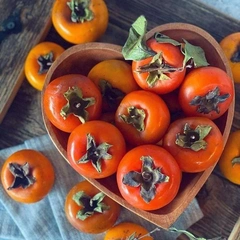 Чем может быть опасна хурма, и кому нельзя ее есть