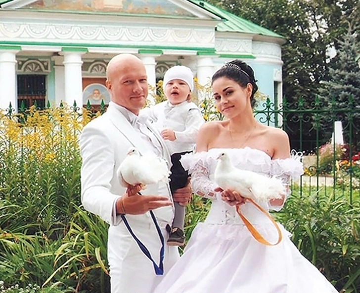 Никита Панфилов со второй женой и сыном