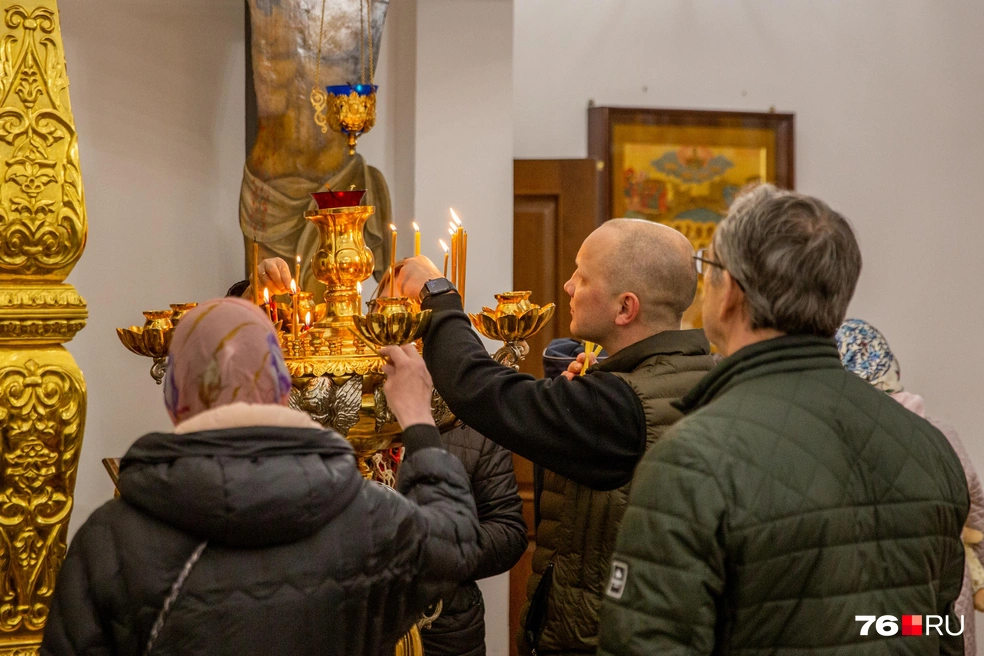 Также в Успенском соборе сегодня прошло пасхальное богослужение | Источник: Кирилл Поверинов