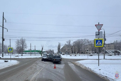 Двое детей пострадали в ДТП с тремя автомобилями в Волгограде